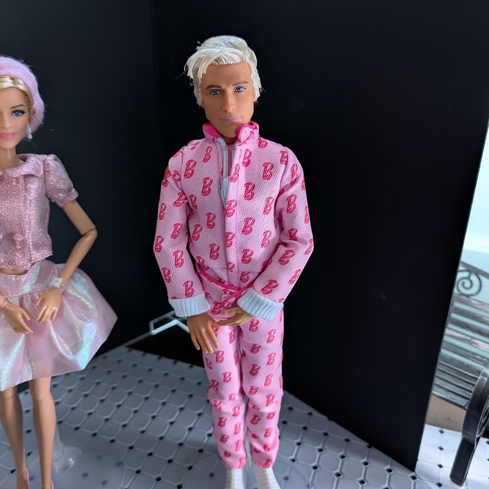 Barbie The Movie 2 Doll Set With Pink Cadillac - Picture 11 of 14